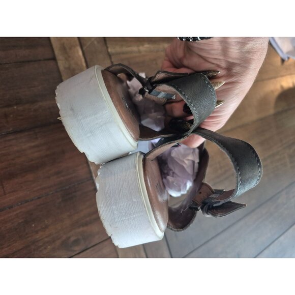 Roan By Bedstu Womens Gray Leather Sandals With Eyelets Size 9 - Picture 4 of 5